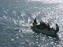 Die Schlepper schicken die Flüchtlinge mit kleinen Booten ohne Licht ins Ungewisse.