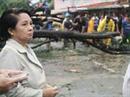 Gloria Macapagal Arroyo besucht die Opfer des Taifuns.