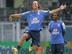 Ein lockerer Ronaldinho hier noch beim Training.