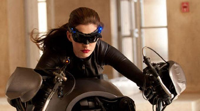 Anne Hathaway kann kaum fassen, dass sie Catwoman spielen durfte.