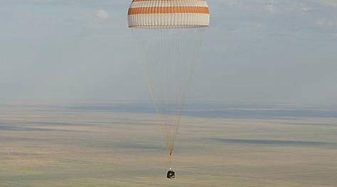 Die drei Raumfahrer sind sicher in Kasachstan gelandet.