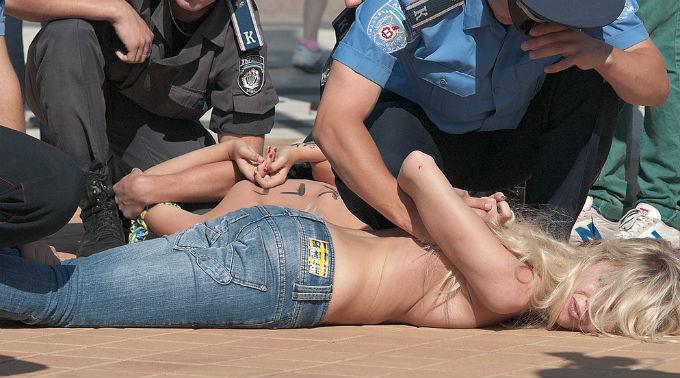 Anti-Putin «Femen-isten» wurden auch schon bei der Fussball-Euro 2012 in der Ukraine festgenommen. (Archivbild)